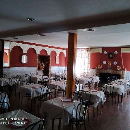 Hostal Restaurante El Parador Alcaracejos Exteriör bild